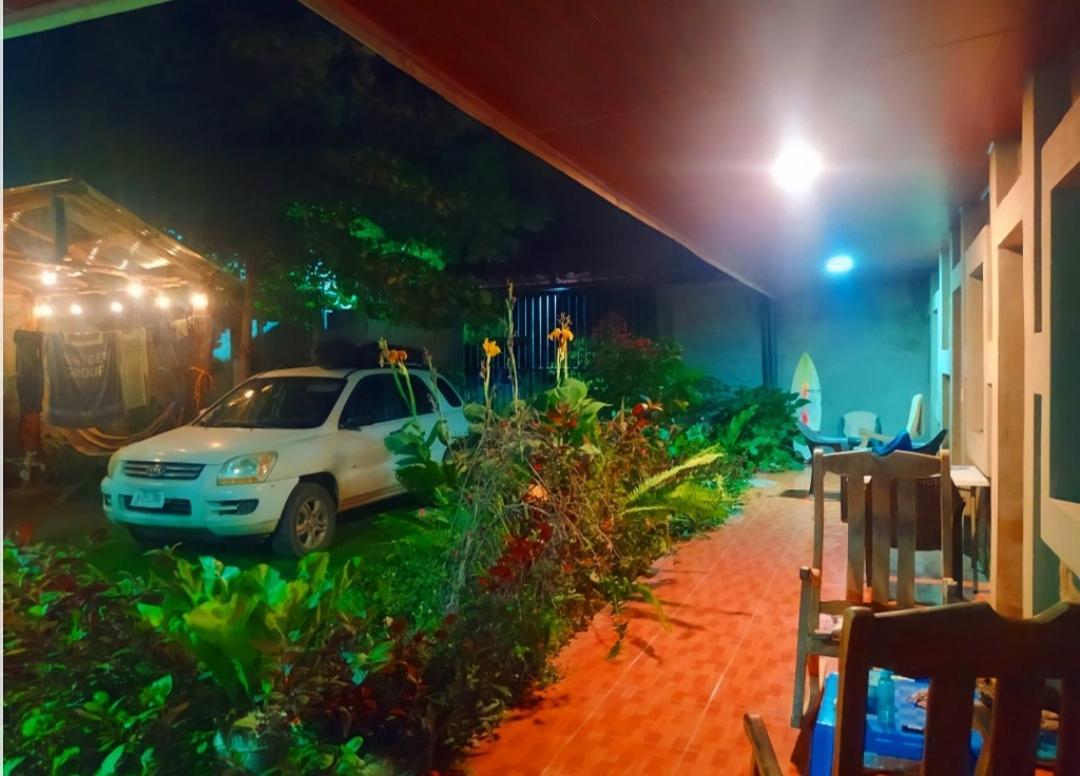 Rustic House Hostel 모요갈파 외부 사진