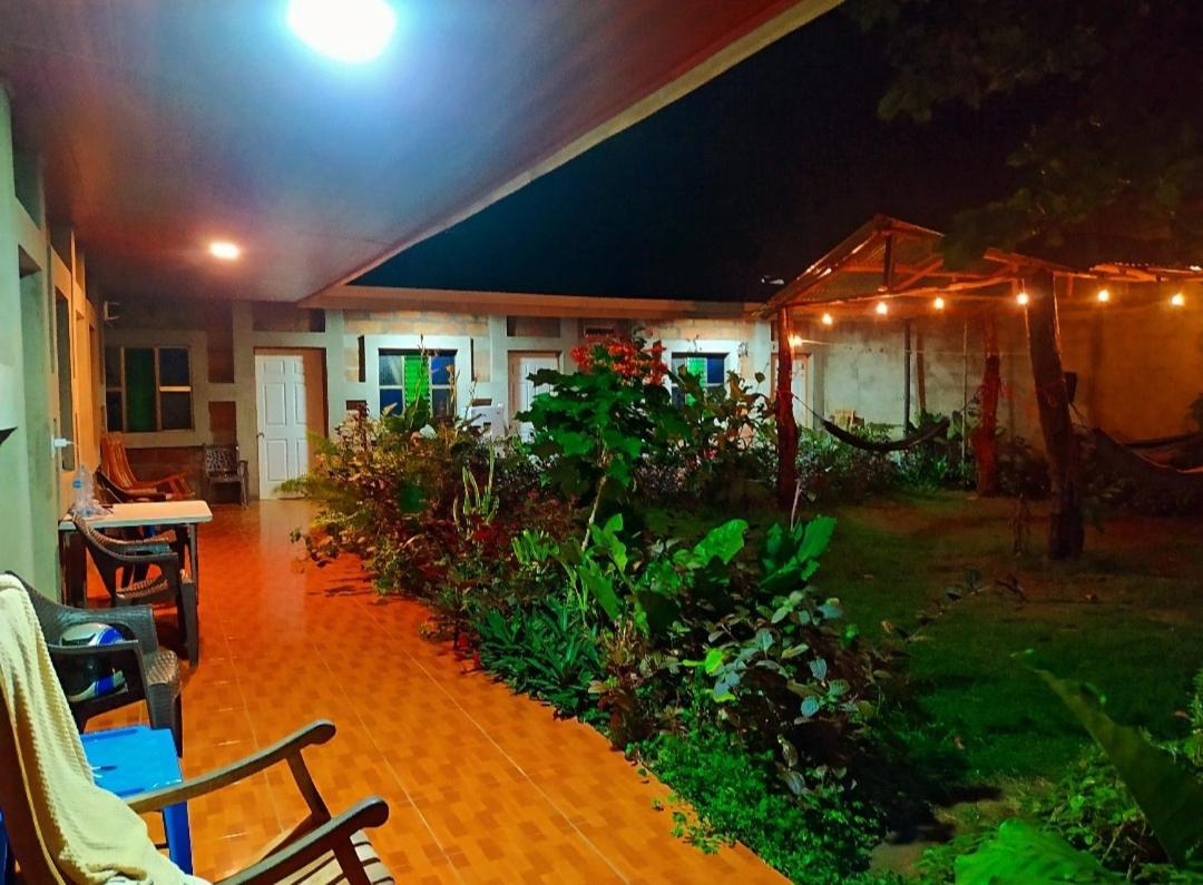 Rustic House Hostel 모요갈파 외부 사진