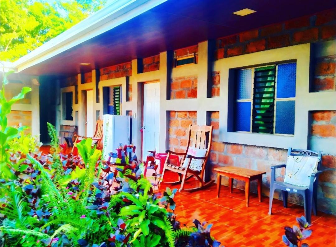 Rustic House Hostel 모요갈파 외부 사진