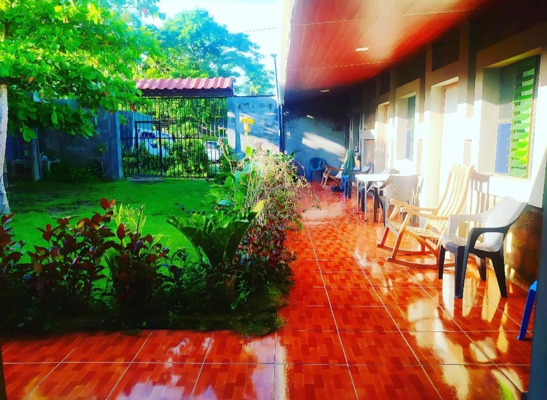 Rustic House Hostel 모요갈파 외부 사진